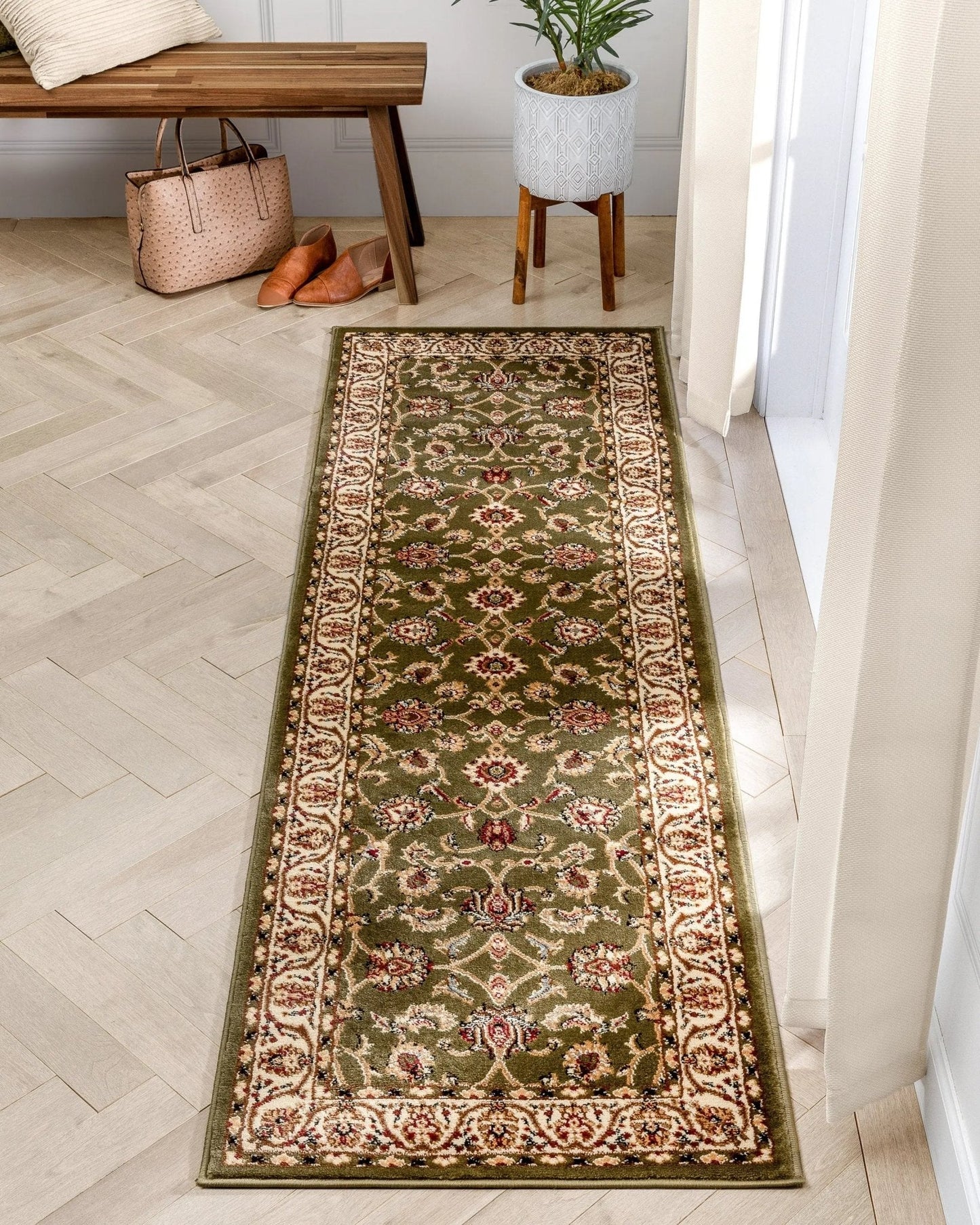 Sarouk Green Traditional Rug