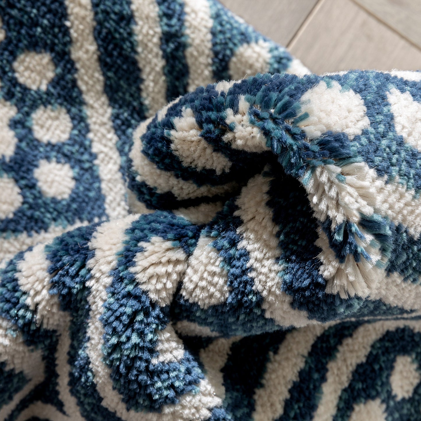 Aberdeen Tribal Diamond Pattern Blue Distressed Rug