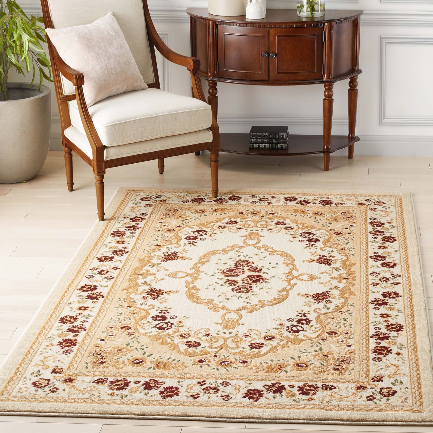 Versaille Ivory Traditional Rug