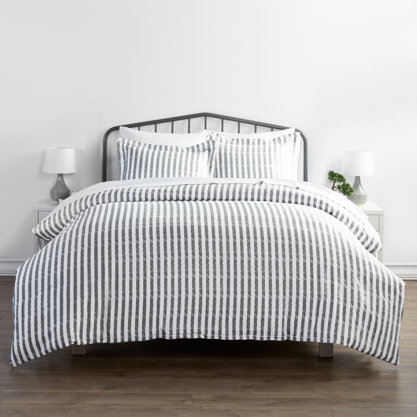 Rugged Stripes Pattern 3-Piece Duvet Cover Set