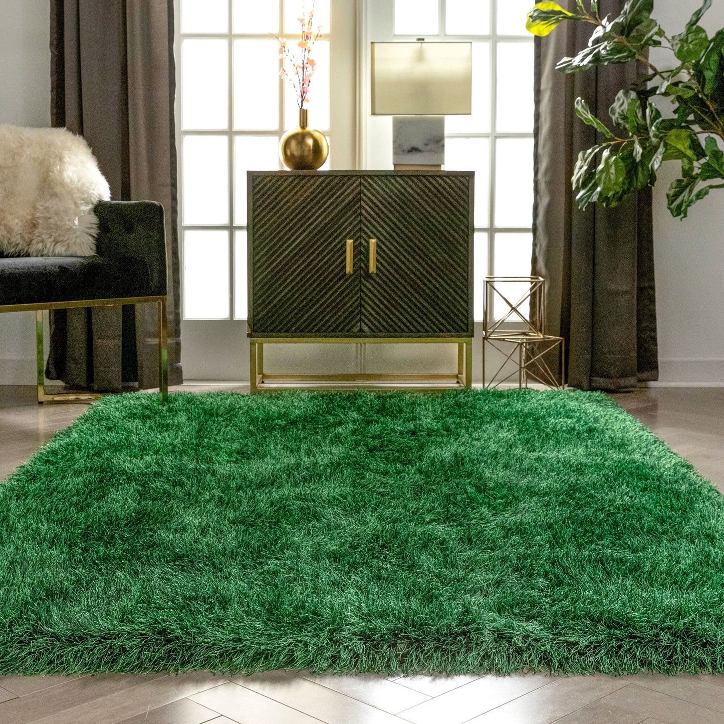 Chie Glam Solid Ultra-Soft Green Shag Rug