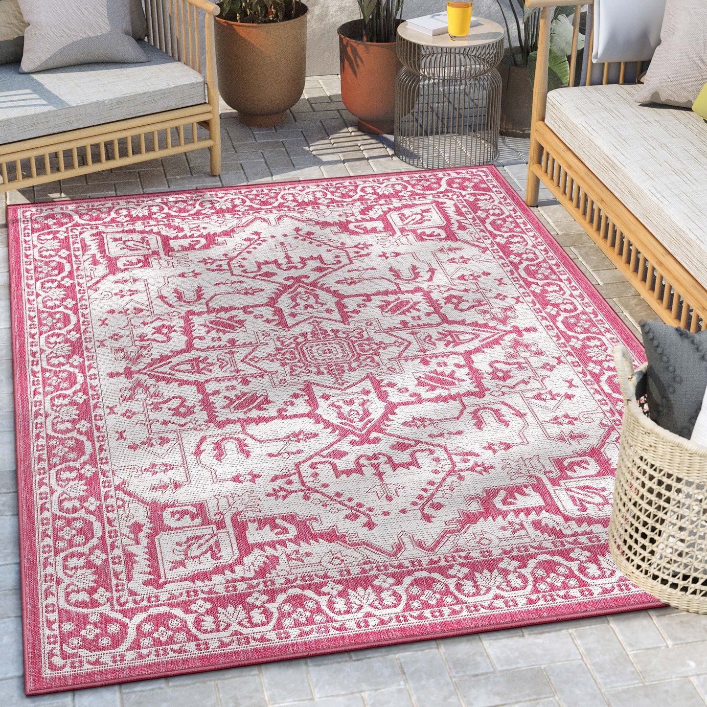 Celesine Oriental Medallion Indoor/Outdoor Fuschia Flat-Weave Rug
