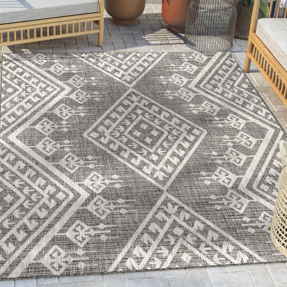 Cascade Tribal Diamond Black Indoor/Outdoor Rug