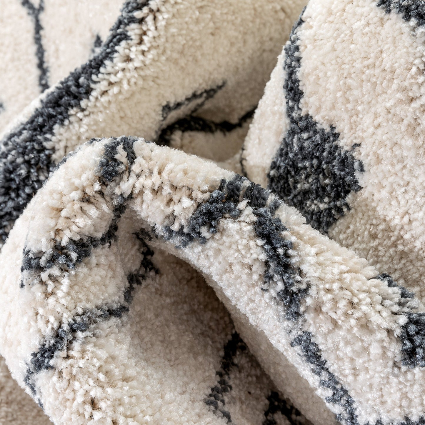 Transistora Nordic Tribal Trellis Pattern Charcoal Ivory Rug