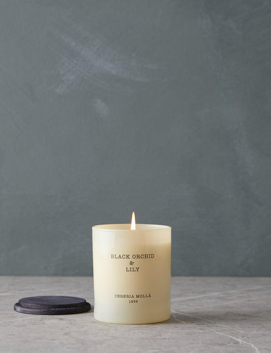 #color::cream #style::single-wick #scent::black-orchid-&-lily