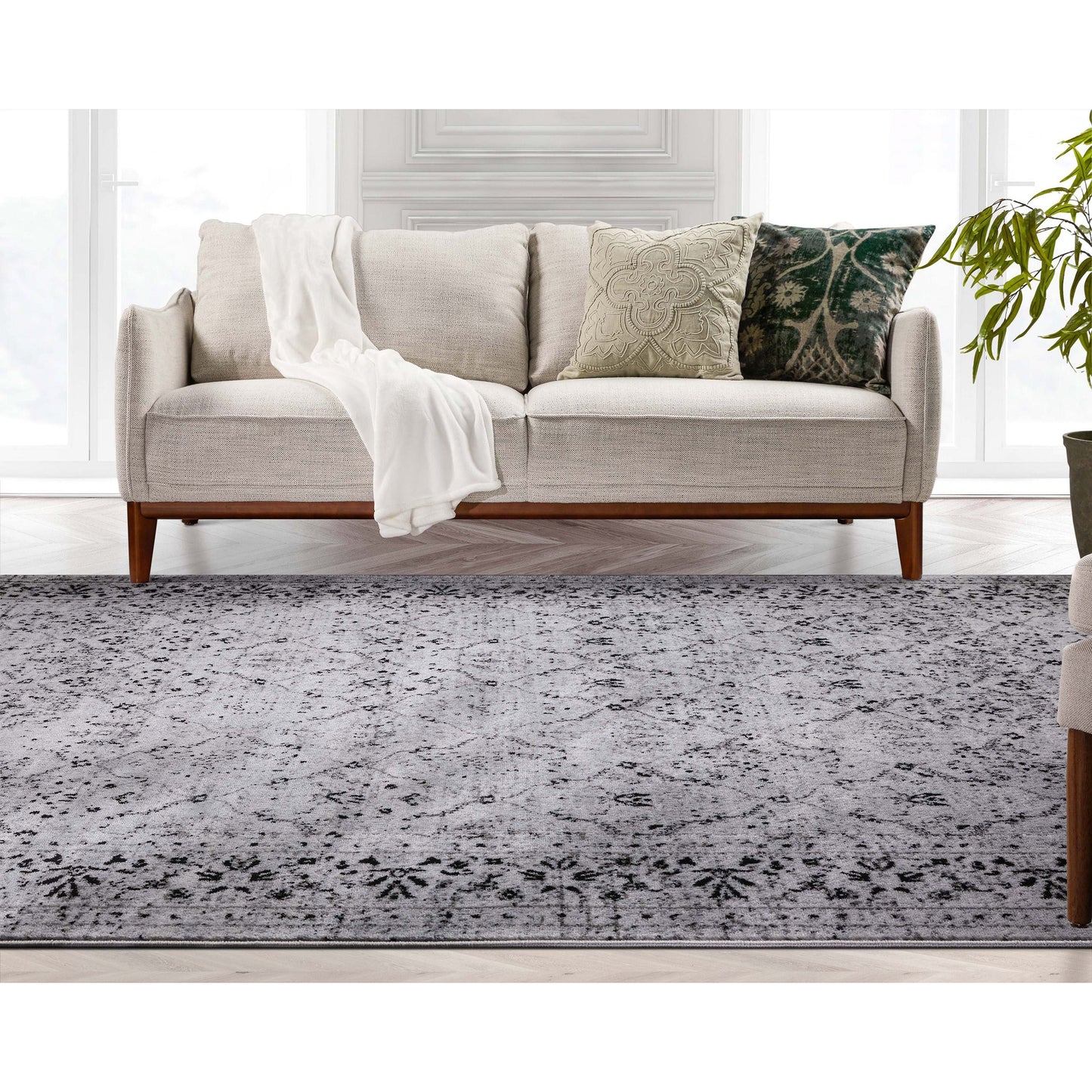 Thiva Vintage Oriental Floral Pattern Grey Rug