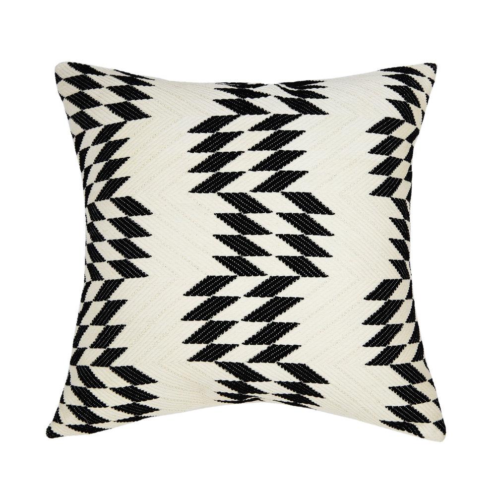 Almolonga Throw Pillow - White Quilt